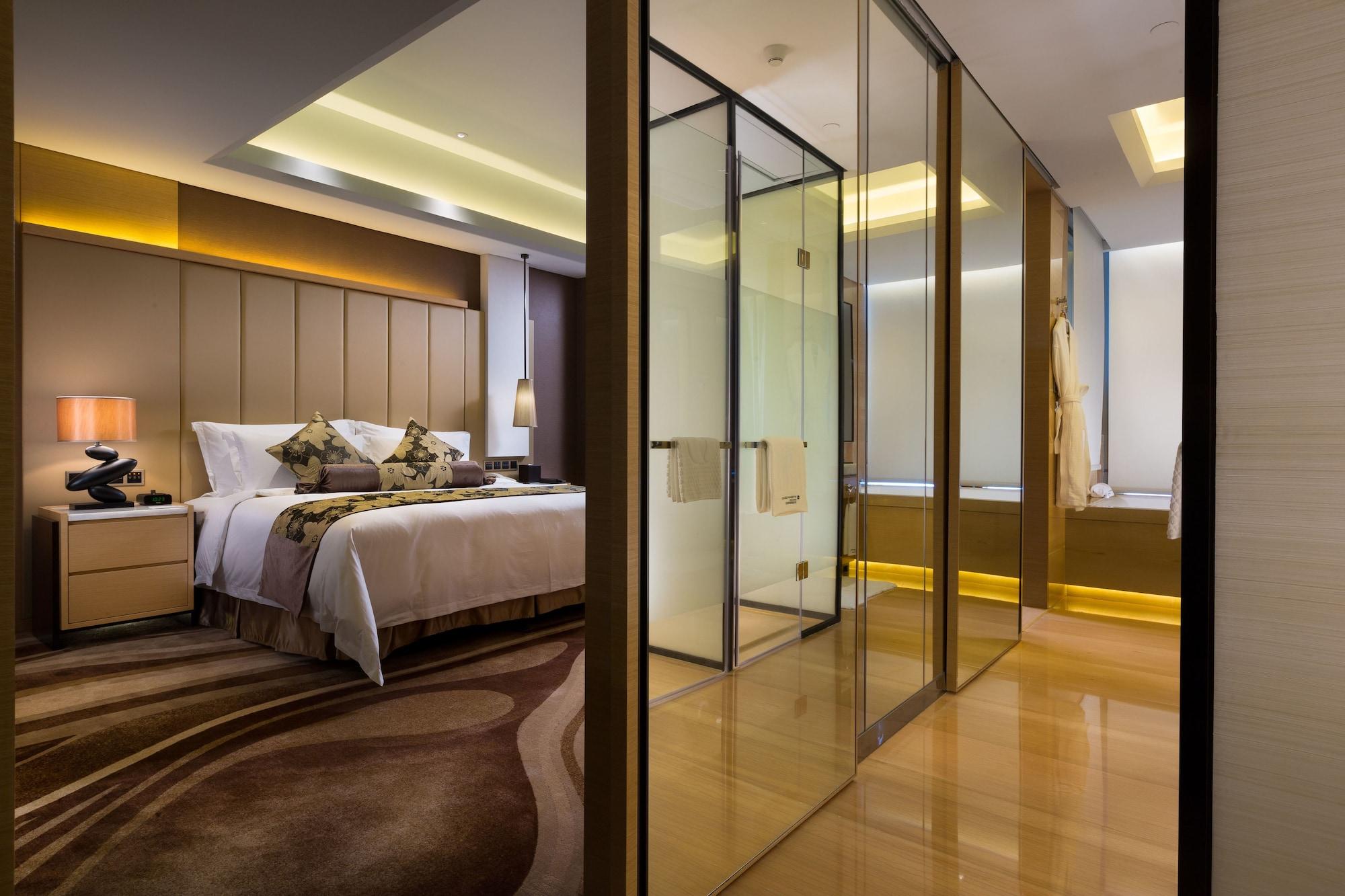 Shenzhen Futian Wyndham Grand Hotel Exterior photo