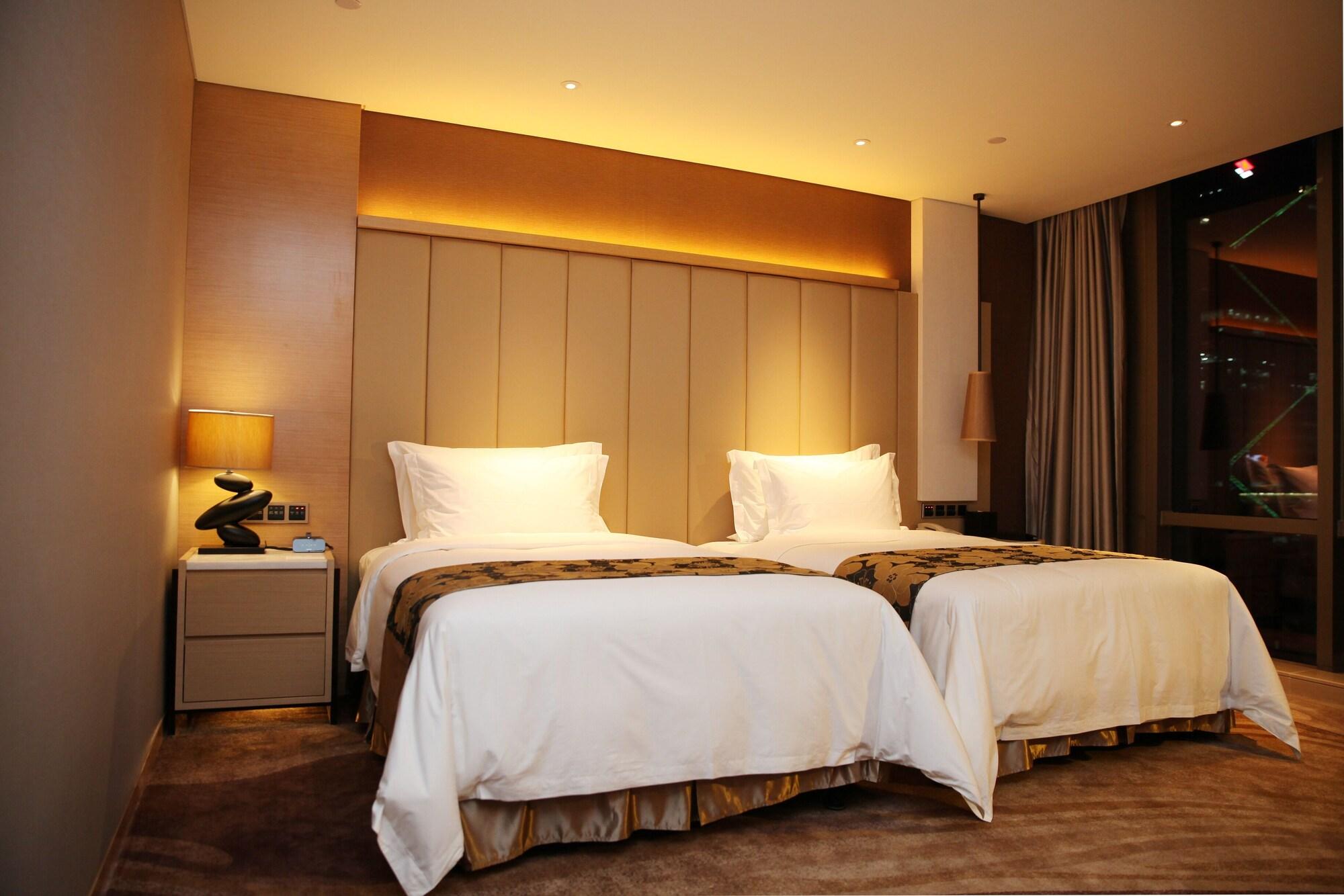 Shenzhen Futian Wyndham Grand Hotel Exterior photo