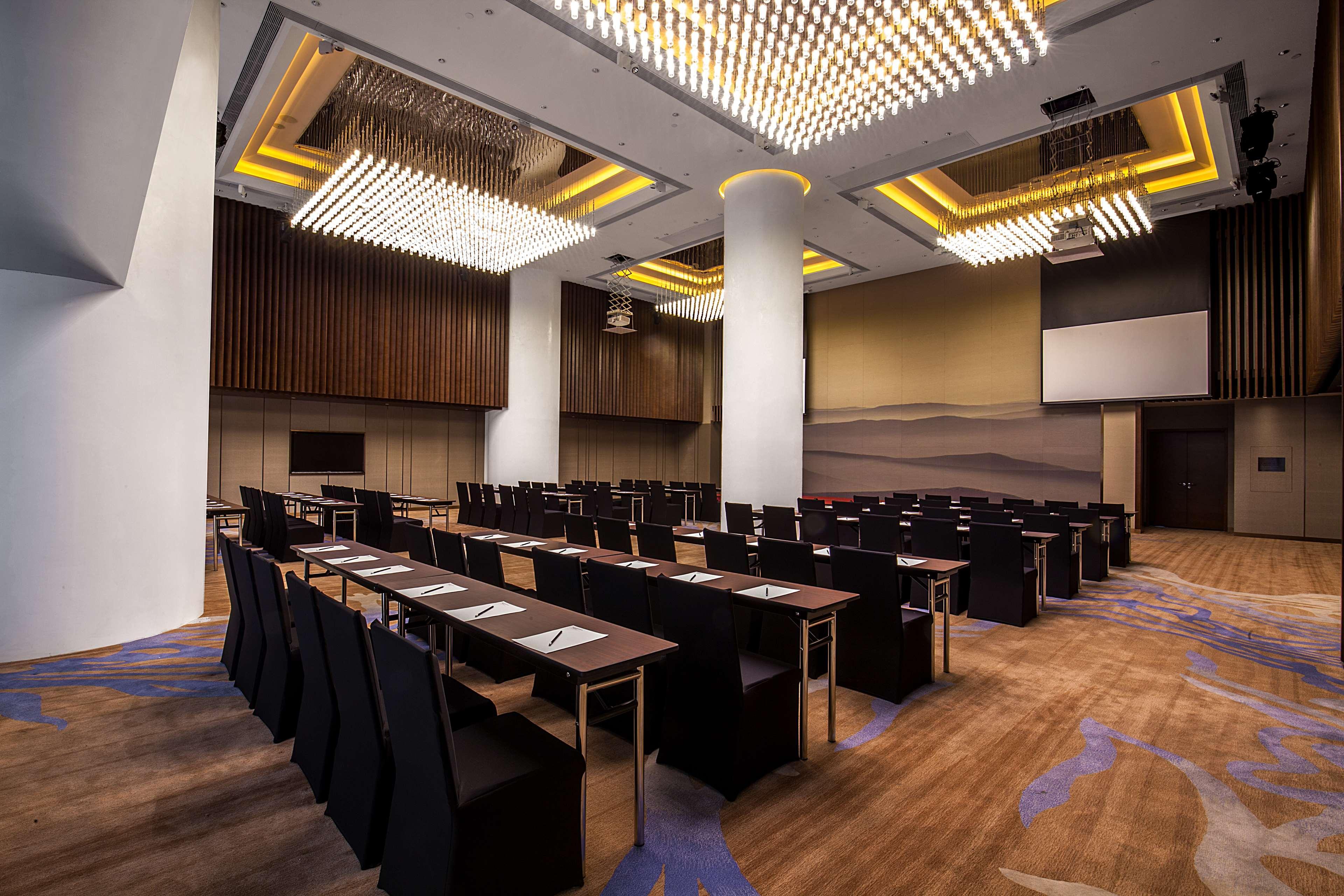 Shenzhen Futian Wyndham Grand Hotel Exterior photo