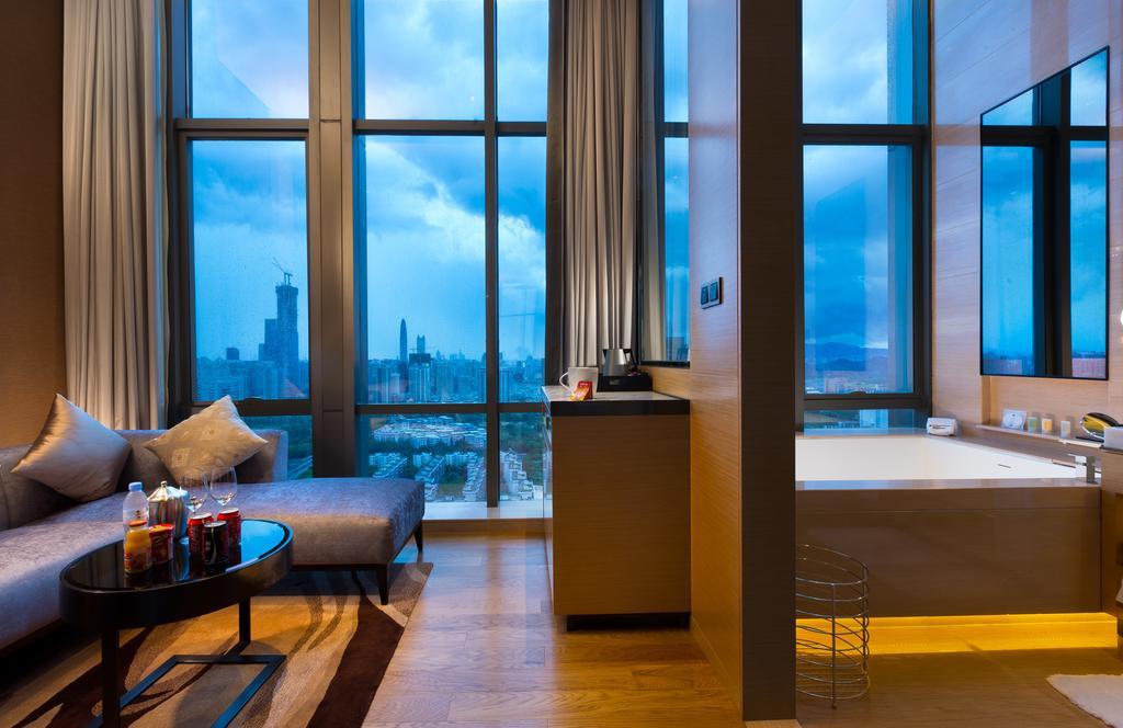 Shenzhen Futian Wyndham Grand Hotel Exterior photo