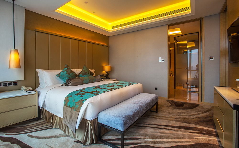 Shenzhen Futian Wyndham Grand Hotel Exterior photo