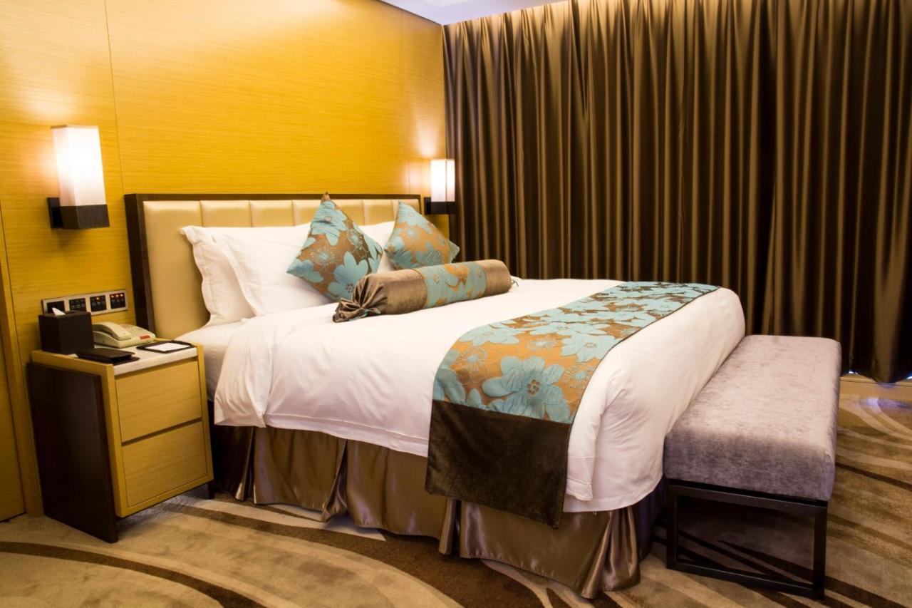 Shenzhen Futian Wyndham Grand Hotel Exterior photo